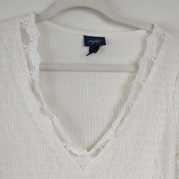 Daytrip Cream Ribbed Ruffled Long Sleeve Blouse Size Small - Picture 2 of 7